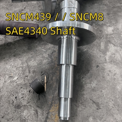 SNCM439 / SNCM8 Arbre en acier forgé Surface claire AISI 4340 Acier 36CrNiMo4 Tête de puits Adaptateur à double bouton