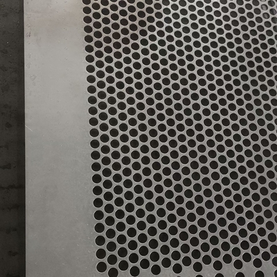 Plaque perforée en acier inoxydable SUS316L 1,5 mm THK X HOLE Ø2 mm X PITCH 3 mm X L1219 mm X 2438 mm
