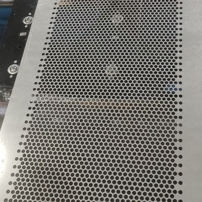 Plaque perforée en acier inoxydable SUS316L 1,5 mm THK X HOLE Ø2 mm X PITCH 3 mm X L1219 mm X 2438 mm