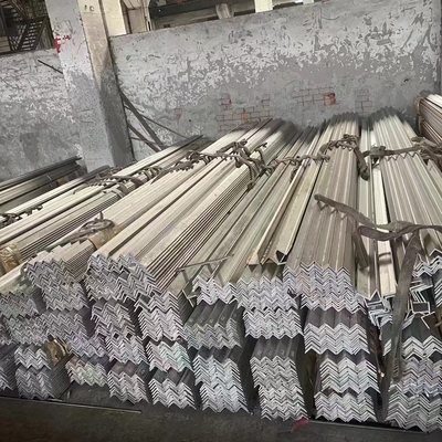 40x40x3 mm ASTM A276 TP304 Barre d'angle en acier inoxydable égale et inégale SS304 Barre d'angle 18%Cr 8%Ni