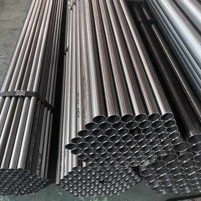 Diamètre 45 mm x Épaisseur 2,0 mm x 3050 mm T Matériau 1,4510 17% Cr (AISI 439) Tubes soudés en acier inoxydable