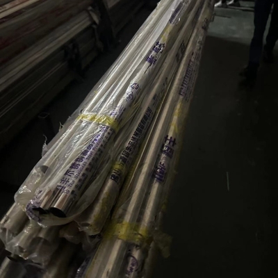ASTM A554 201 Tuyaux soudés 25*0,8*6000mm 320 Tuyaux en acier inoxydable poli à l'aide d'un miroir de grès