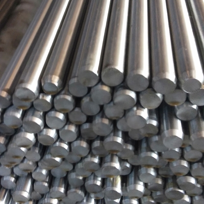 Barres rondes d'acier au carbone moyen de qualité SAE1045 S45C en 16 mm éteintes et trempées