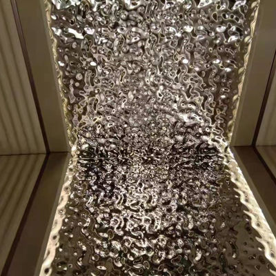 Panneau décoratif en acier inoxydable SUS304 finition miroir argenté, aspect vague d'eau